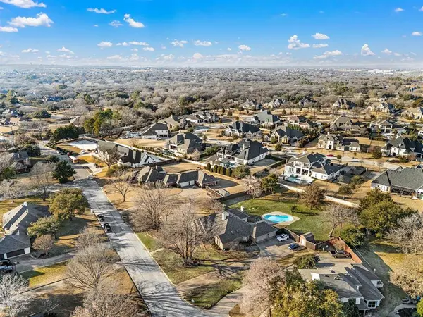 1000 Raven Bend Court, Southlake, TX 76092