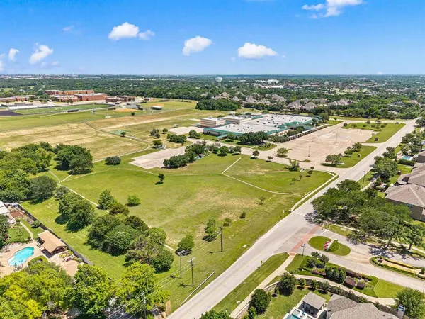 801 Shady Oaks