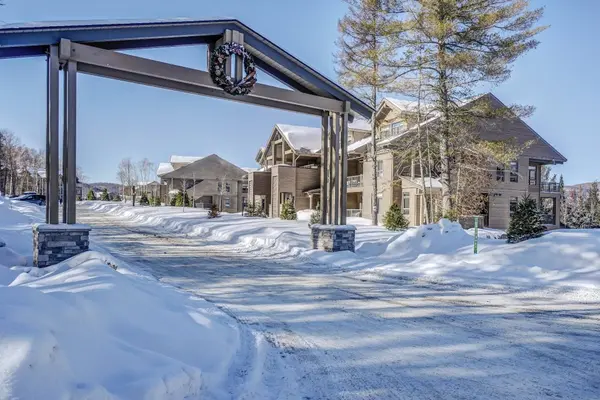 1035 Allée de Verbier #105, Mont-tremblant, QC J8E1C6