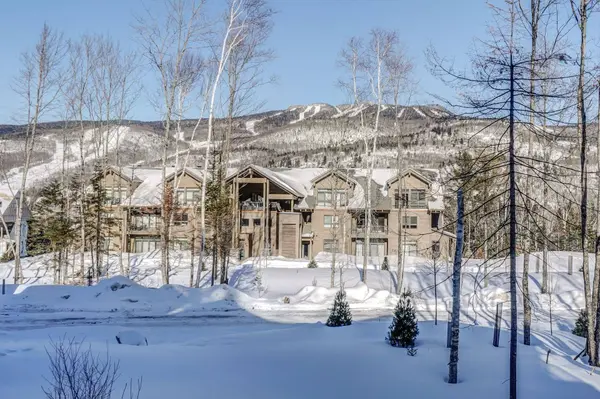 1035 Allée de Verbier #105, Mont-tremblant, QC J8E1C6