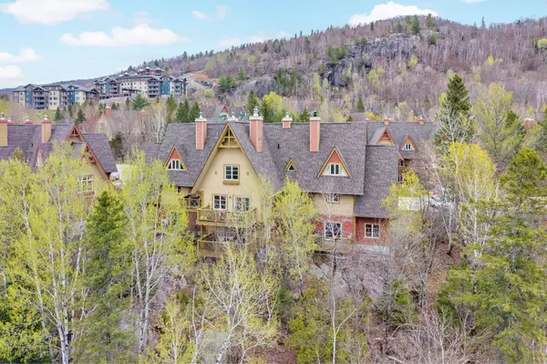 216 Ch. de la Forêt #4, Mont-tremblant, QC J8E3K8