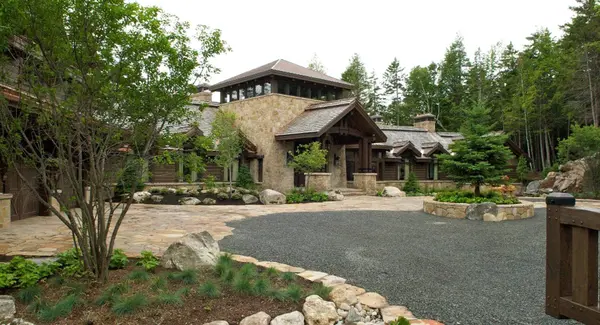 802 Ch. des Skieurs, Mont-tremblant, QC J8E3M8