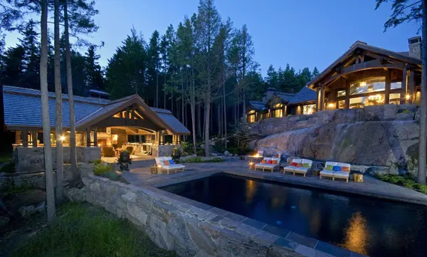802 Ch. des Skieurs, Mont-tremblant, QC J8E3M8
