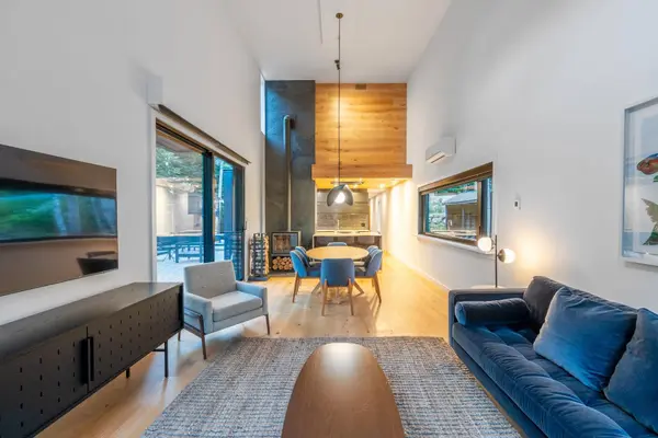 145 Ch. des Hirondelles, Saint-faustin/lac-carré, QC J0T2G0