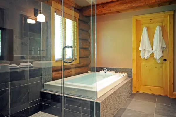 325 Ch. des Eaux-Vives, Mont-tremblant, QC J8E1R8