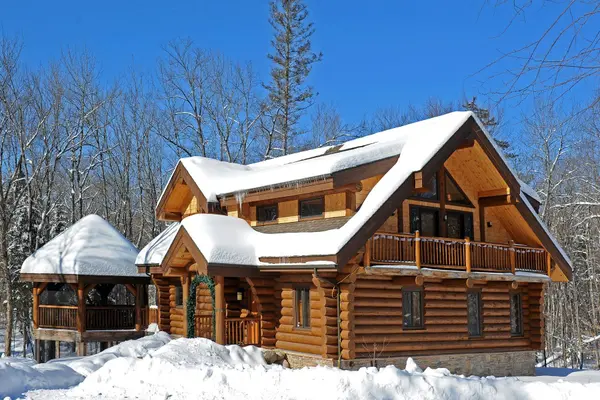 325 Ch. des Eaux-Vives, Mont-tremblant, QC J8E1R8