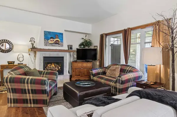 103 Ch. de l'Érablière #4, Mont-tremblant, QC J8E1H5