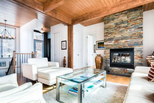 1253 Rue Trudel, Mont-tremblant, QC J8E2L4