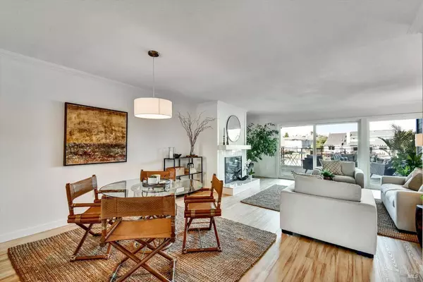 72 Lucky DR, Corte Madera, CA 94925