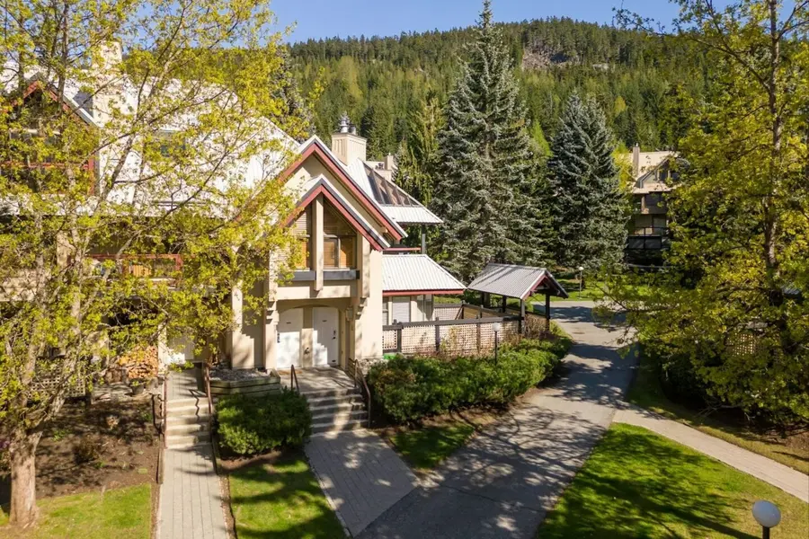 Blackcomb Benchlands