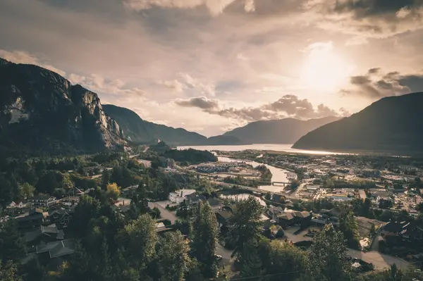 The Honest Pros and Cons of Living in Squamish, BC,Eric Johnson