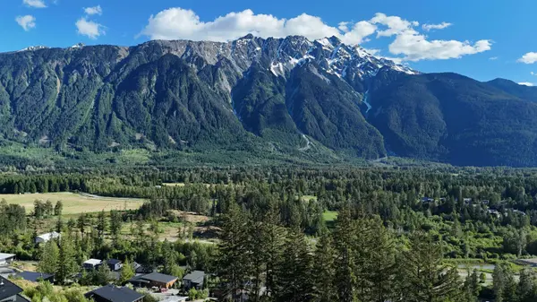 8218 Merlot Peak Drive DR, Pemberton, BC V0N 2L3