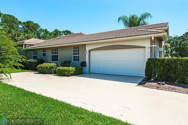 9410 Bunting Ln, Fort Pierce, FL 34951