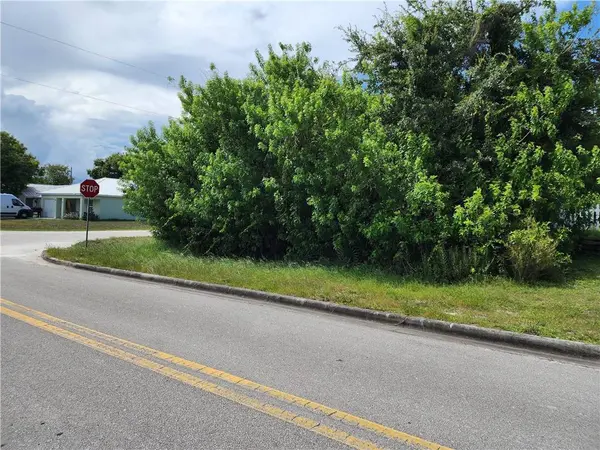 1330 4th AVE SW, Vero Beach, FL 32962