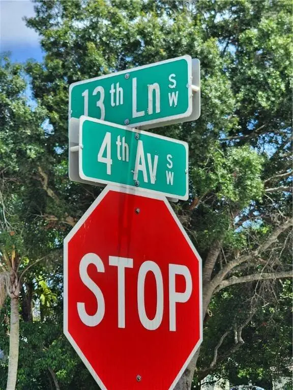 1330 4th AVE SW, Vero Beach, FL 32962