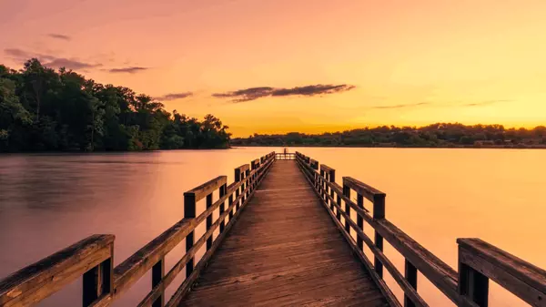 What Are the Best Waterfront Communities Near Orlando?