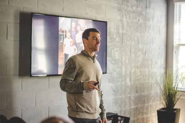 feature image of Closing in Mount Dora