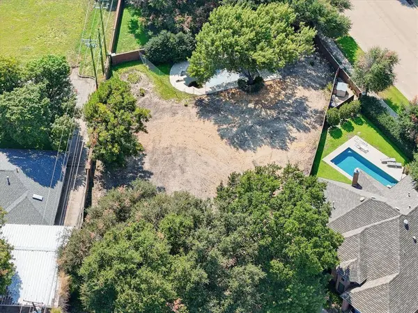 2889 Oakbriar Trail, Fort Worth, TX 76109