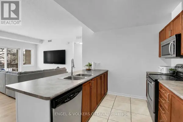 165 Waterbridge DR #5, Ottawa, ON K2G7G3