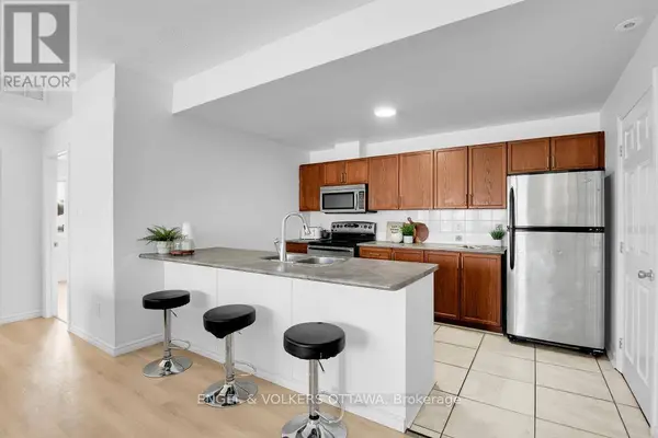 165 Waterbridge DR #5, Ottawa, ON K2G7G3