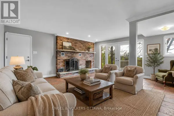 1477 JARVIS DRIVE, Ottawa, ON K1V1H1