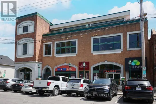 108 Third AVE #201, Ottawa, ON K1S2J8