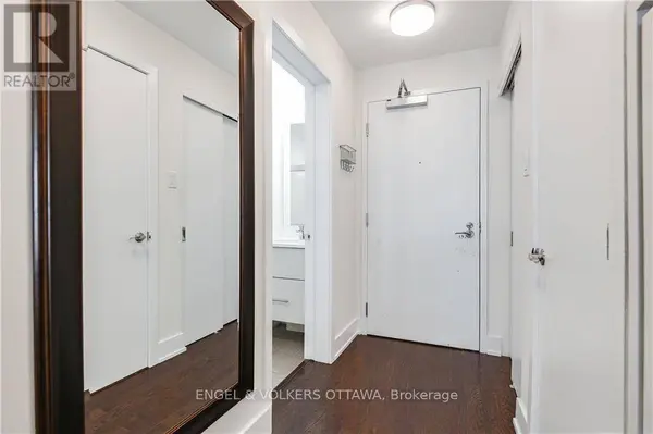 108 Richmond RD #208, Ottawa, ON K1Z0B3
