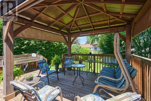 2123 BLUE JAY CRESCENT, Ottawa, ON K1J6A9