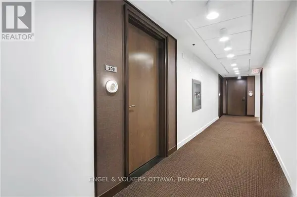 108 Richmond RD #208, Ottawa, ON K1Z0B3