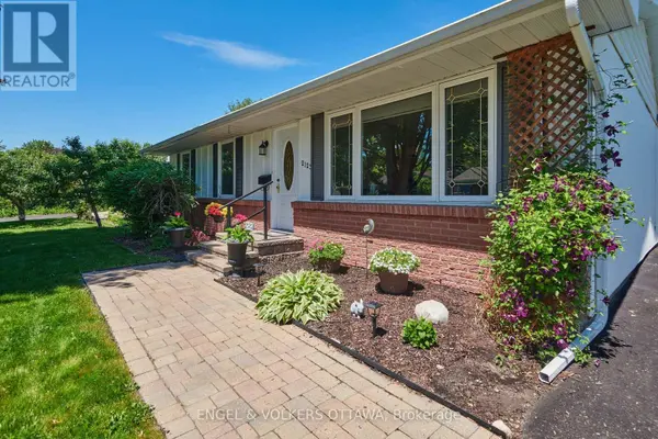2123 BLUE JAY CRESCENT, Ottawa, ON K1J6A9