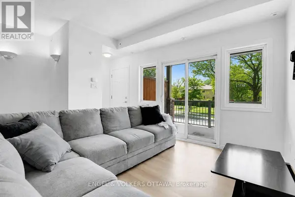 165 Waterbridge DR #5, Ottawa, ON K2G7G3