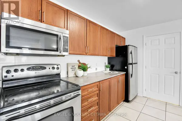 165 Waterbridge DR #5, Ottawa, ON K2G7G3