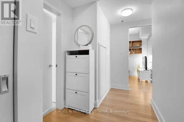 98 Richmond RD #211, Ottawa, ON K1Z0B2