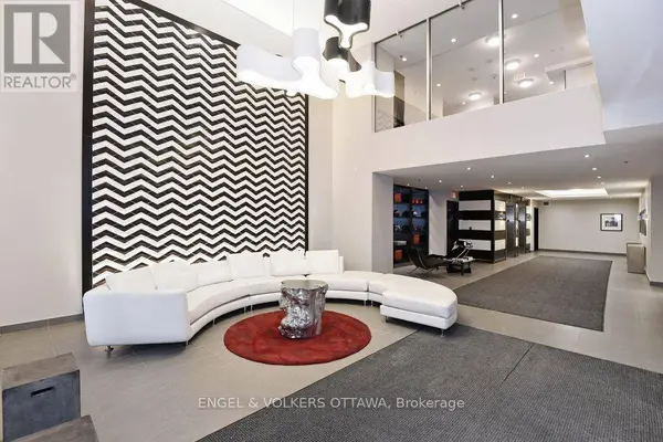 98 Richmond RD #211, Ottawa, ON K1Z0B2