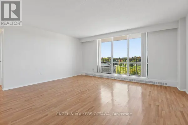 2400 Virginia DR #509, Ottawa, ON K1H8L3