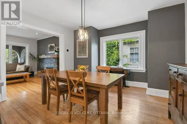 187 HINTON AVENUE N, Ottawa, ON K1Y1A2