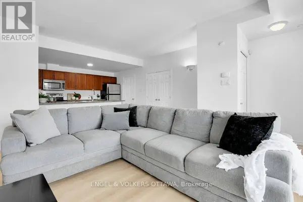 165 Waterbridge DR #5, Ottawa, ON K2G7G3