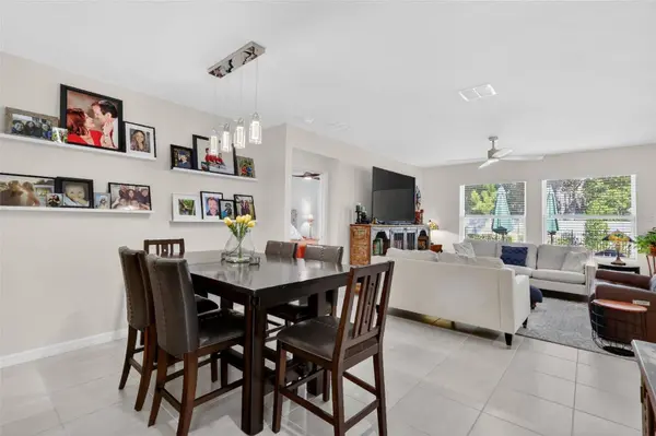 33692 SKY BLOSSOM CIR, Leesburg, FL 34788