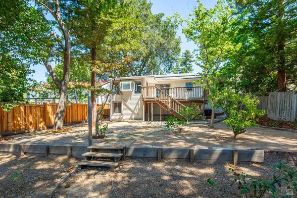 431 E Berna AVE, Napa, CA 94559