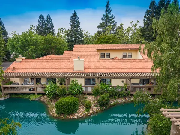 27 Fountain Grove CIR, Napa, CA 94558