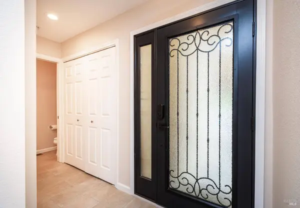 27 Fountain Grove CIR, Napa, CA 94558