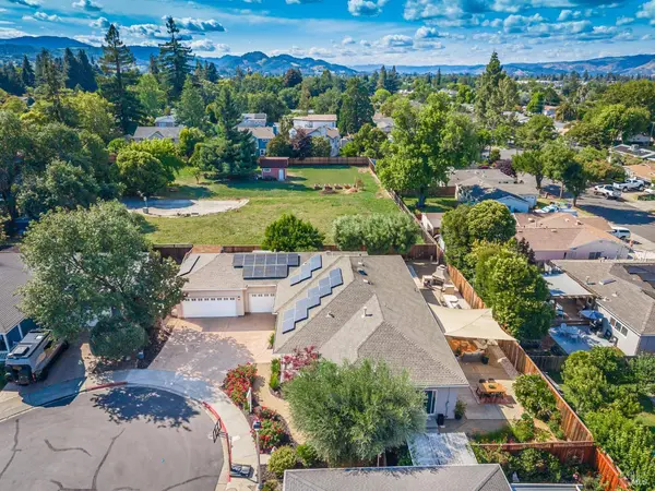 10 Brooke CT, Napa, CA 94558