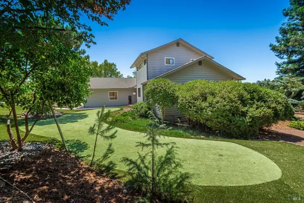 1133 Stanford CT, Napa, CA 94558