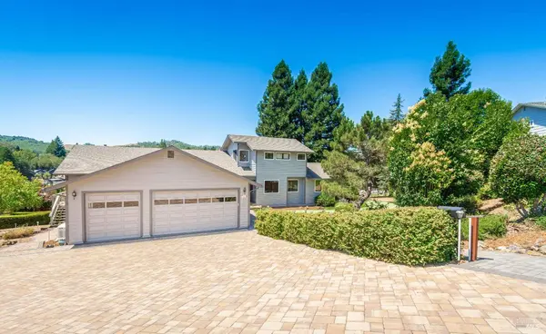 1133 Stanford CT, Napa, CA 94558