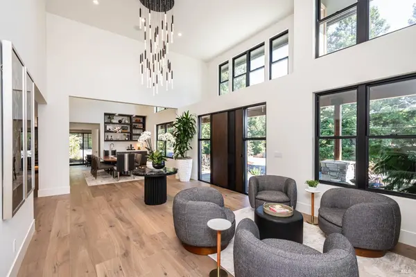15 Via Del Arroyo DR, Napa, CA 94559
