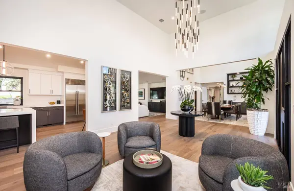 15 Via Del Arroyo DR, Napa, CA 94559