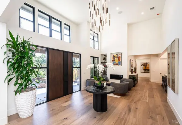 15 Via Del Arroyo DR, Napa, CA 94559