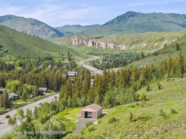 9950 S HIGHWAY 89, Jackson, WY 83001