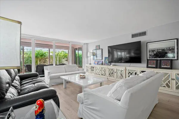 Conchrest WEST BAY STREET, CABLE BE #1B New Providence/Paradise Island,