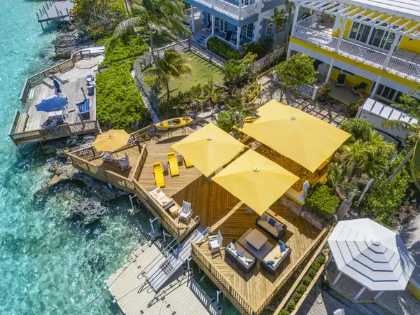 VILLA VICTOIRE, George Town,